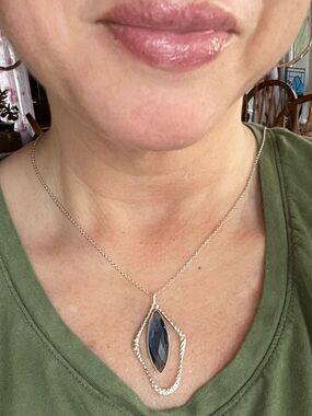 Grace & Heart Silver Marquise Blue Crystal Pendant Necklace